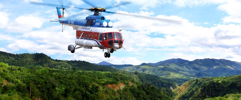  Binh đoàn 18 (hay Binh đoàn Hải Âu) là phiên hiệu của Tổng công ty Trực thăng Việt Nam (Vietnam Helicopters - VNH) trực thuộc Bộ Quốc phòng Việt Nam quản lý. Đây là doanh nghiệp hoạt động trong lĩnh vực hàng không chung với hơn 30 năm kinh nghiệm bay dịch vụ trực thăng. Với đội ngũ phi công trên 120 người, đội máy bay hiện đại, hệ thống sân bay và căn cứ rộng khắp cả nước, trung bình hàng năm VNH thực hiện 16.000 giờ bay cung cấp dịch vụ trực thăng cho trên 50 hãng dầu trong nước và quốc tế thăm dò và khai thác dầu khí, bay phục vụ chương trình tìm kiếm người Mỹ mất tích (MIA), bay du lịch, cấp cứu y tế…Nguồn ảnh: VNH