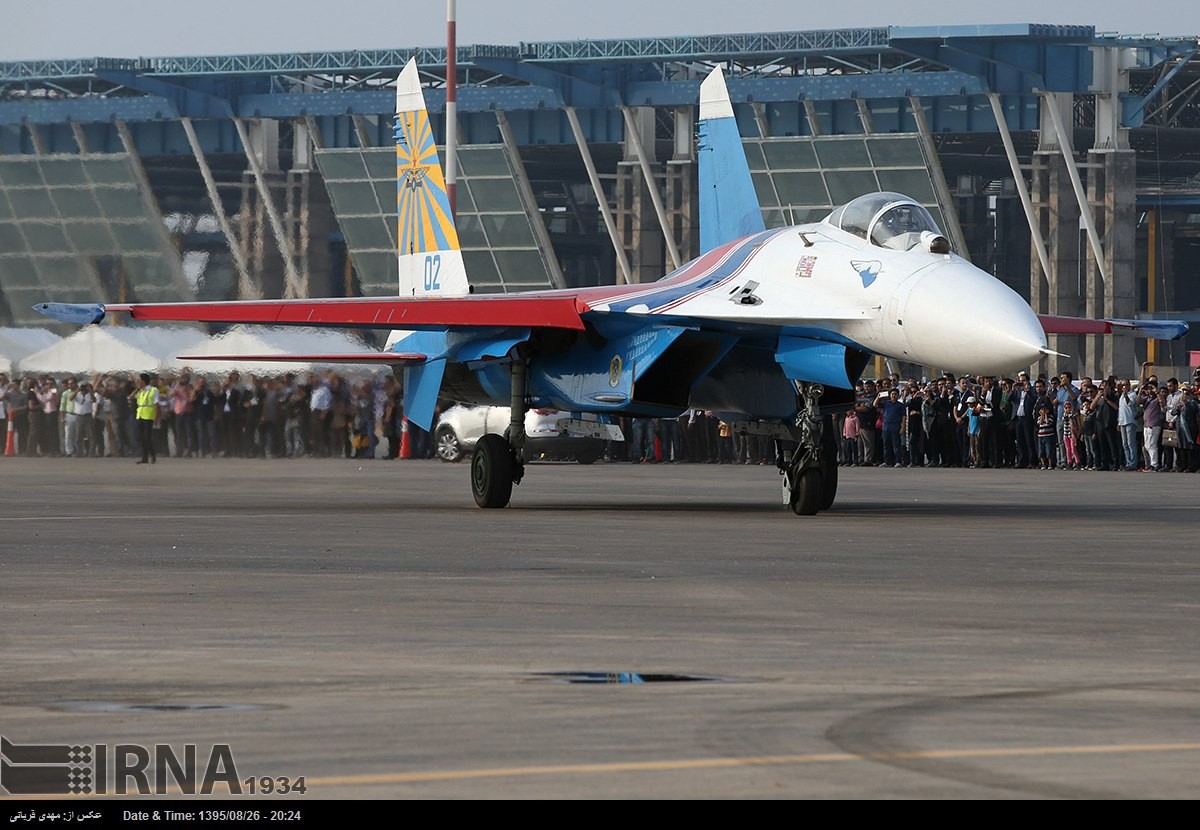  Triển lãm hàng không Iran (Iran Air Show 2016 hay là Kish Airshow) mới đây đã được khai mạc tại đảo Kish, vùng Vịnh vào hôm 16/11. Đây là sự kiện hàng không quốc tế thường niên được diễn ra với chu kỳ 2 năm một lần từ năm 2002 tới nay. Ảnh: Tiêm kích Su-27S của phi đội “Hiệp sĩ Nga” tại Iran Air Show. Nguồn ảnh: IRNA