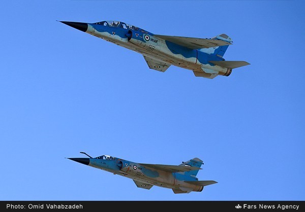 Biên đội tiêm kích Mirage F1 của Không quân Iran tham gia chi viện đường không cho bộ binh.