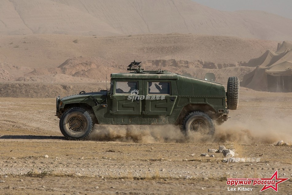 Trong cuộc tập trận chống khủng bố ở Tajikistan,  Quân đội Nga cùng các nước tham gia đã tiến hành hàng loạt khoa mục diễn tập. Trong đó, đáng kể đến là những khoa mục tập trận tấn công khủng bố trên địa hình sa mạc. Nguồn ảnh: Arms-Expo