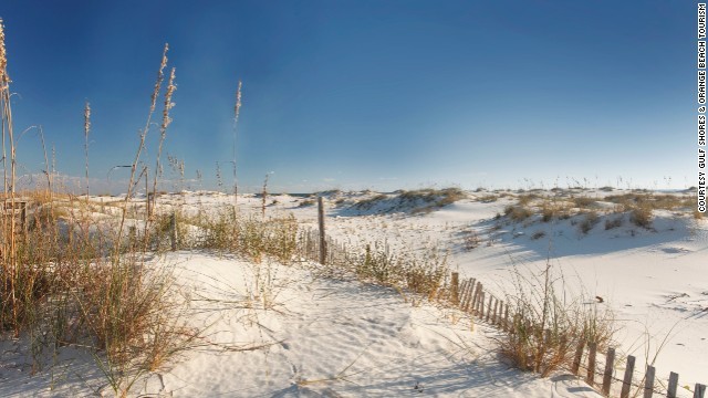 Bãi biển Gulf State Park, bang Alabama.