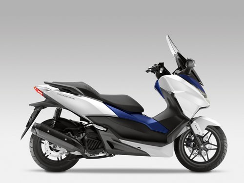 Honda Forza 125 cũng ra mắt tại sự kiện Intermot 2014 diễn ra tại Cologne (Đức) từ ngày 1-5/10.