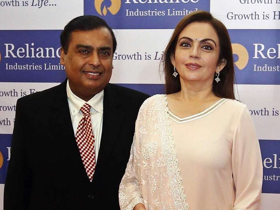 Bà Nita Ambani, một trong những người phụ nữ nổi tiếng nhất Ấn Độ, là vợ của ông trùm ngành công nghiệp Mukesh Ambani, tỷ phú giàu nhất Ấn Độ.