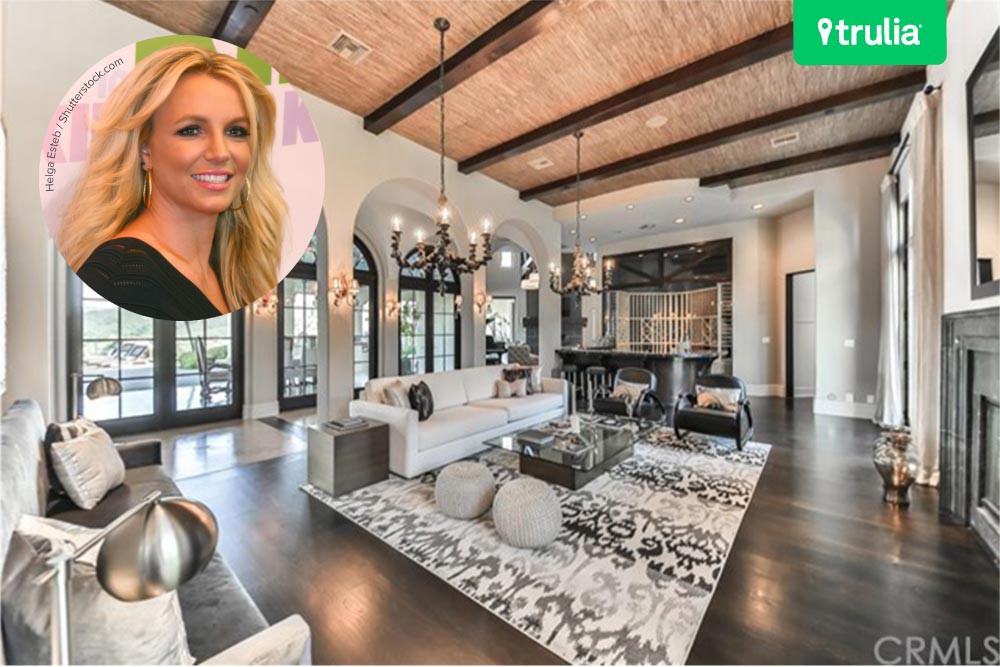 Britney Spears vừa đăng thông tin bán  biệt thự 5 phòng ngủ ở California cô mua cách đây bốn năm.