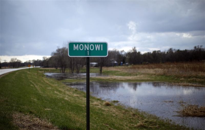 1. Monowi, Nebraska (Mỹ): Có lẽ thị trấn "nhỏ" nổi tiếng nhất ở Mỹ là Monawi, Nebraska. Thị trấn đạt đỉnh cao về dân số trong những năm 1950 khi có 150 người sinh sống tại đây. Thế nhưng hiện nay, chỉ có duy nhất một người cư trú ở Monowi. Ảnh: Therichest.