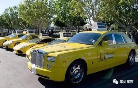 Tại thành phố Hamptons, Anh quốc có một  dịch vụ taxi vô cùng đặc biệt chỉ dành cho những người… thừa tiền. Thoạt nhìn, những chiếc xe đều được sơn đồng màu, trên nắp xe có gắn logo như bao chiếc taxi bình thường khác. Nhưng nếu nhìn kỹ hơn, bạn sẽ nhận ra rất nhiều trong số đó là những chiếc xe hàng hiệu đắt tiền, chẳng hạn như Rolls-Royce hay Lamborghini.