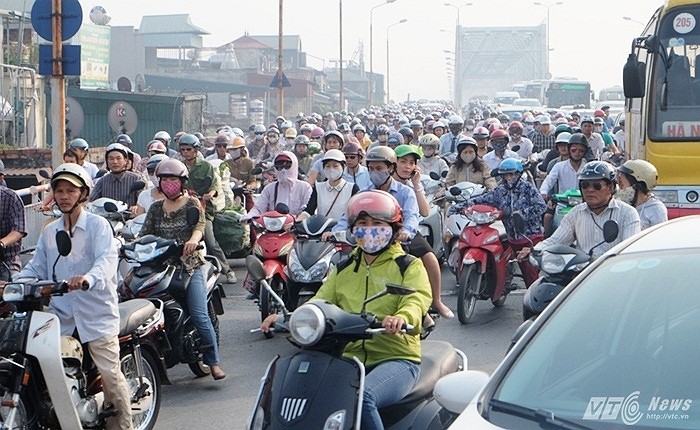 Thời gian qua, nhiều tuyến phố tại Hà Nội liên tục xảy ra  ùn tắc giao thông nghiêm trọng vào giờ cao điểm. Các ban ngành Thành phố đã triển khai nhiều biện pháp chống ùn tắc, đảm bảo trật tự an toàn giao thông.