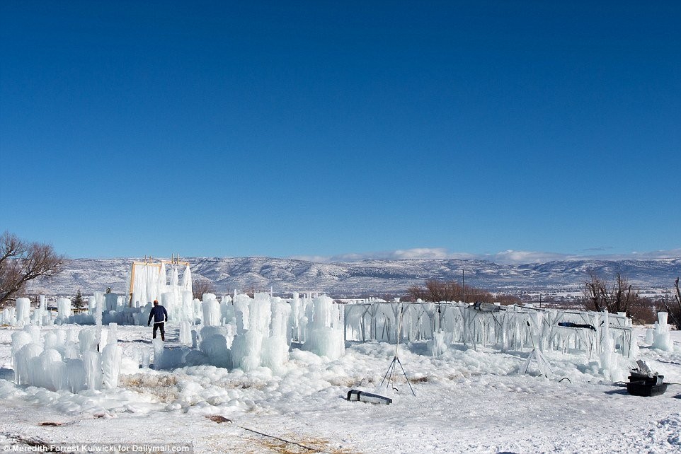 Công trường xây dựng  lâu đài băng khổng lồ mang tên Midway ở bang Utah, Mỹ.