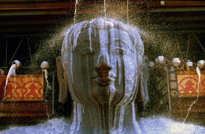 Lễ tắm tượng (Mahamastakabhisheka), Shravanabelagola, Ấn Độ:  Lễ hội cổ xưa này diễn ra từ năm 981 sau Công nguyên khi bức tượng Bahubali cao 17 m được chế tác. Bahubali là vị thần của đạo Jana. Đây là sự kiện kéo dài 10 ngày, trong đó bức tượng được hơn 2 triệu tín đồ tắm rửa. Năm 2006, một người theo đạo Java đã trả 1,3 triệu USD để là người đầu tiên được thực hiện nghi lễ này. Lễ hội diễn ra 12 năm một lần, lần tiếp theo là vào năm 2018.