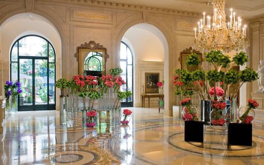  Khách sạn Bốn mùa Four Seasons Hotel George V Paris