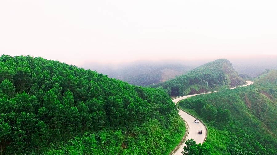 Đèo Đã Đẽo dài 17km nằm giữa địa phận huyện Bố Trạch và Minh Hóa thuộc tỉnh Quảng Bình.