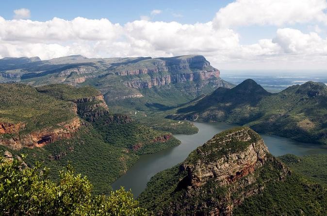 Lesotho (tên chính thức là  Vương quốc Lesotho) là quốc gia tại cực nam châu Phi và hoàn toàn bị bao quanh bởi lãnh thổ Cộng hòa Nam Phi.