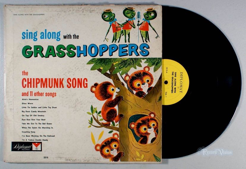 The Chipmunk song (Giáng sinh không muộn) của Alvin và nhóm Chipmunks. Thật kỳ lạ khi một bài hát đạt đến 3 giải Grammy lại đứng đầu danh sách này. Bài hát bị dân tình phát điên với những âm thanh chói tai của nó. Trong bản ghi âm, Simon, Alvin và Theodore đã sử dụng giọng heli để hát và tạo ra một thứ âm thanh hỗn tạp và vô cùng đau tai như móng tay cào lên bảng. Thậm chí, tờ US Today còn cho rằng khi các con chó sủa bài “Mery Chrismas” vẫn còn du dương hơn cả bài hát này.  