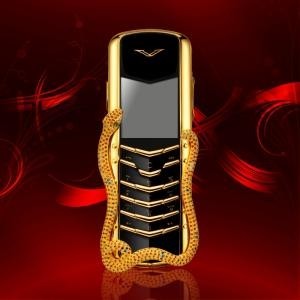 Vertu là một thương hiệu đắt giá, gắn liền với những sản phẩm cao cấp, đắt tiền và có độ chế tác cực kỳ tinh xảo.