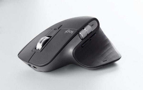 Logitech MX Master 3. Đây là thế hệ mới nhất của MX Master - dòng chuột văn phòng cao cấp được ưa chuộng với kết nối ổn định, phần mềm điều khiển đơn giản, nhiều tính năng và thiết kế tạo cảm giác thoải mái khi sử dụng trong thời gian dài. Trên MX Master 3, Logitech đã trang bị bánh xe cuộn từ tính với 2 chế độ cuộn, sắp xếp lại nút bấm, bánh xe cuộn ngang cho cảm giác thoải mái hơn. Thời lượng pin của chuột có thể lên đến 70 ngày và sạc bằng cổng USB-C, kết nối với máy tính bằng Bluetooth hoặc receiver USB, hỗ trợ sử dụng trên nhiều thiết bị cùng lúc với phần mềm Logitech Flow. Giá tham khảo cho sản phẩm là 99 USD.