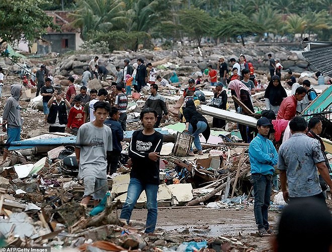 Indonesia: Sóng thần đã tấn công khu vực duyên hải ở eo biển Sunda dọc theo các đảo Java và nam Sumatra vào đêm 22-12 mà không hề có cảnh báo nào.