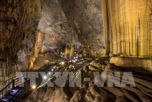  Động Thiên Đường nằm trong Vườn Quốc gia Phong Nha Kẻ Bàng thuộc huyện Bố Trạch, tỉnh Quảng Bình cách Km16 đường Hồ Chí Minh nhánh Tây khoảng chừng 4km. Ảnh: TTXVN