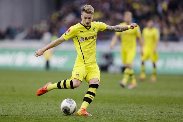 Marco Reus là chàng tiền vệ tài năng của Dortmund, với tài năng đã phô diễn qua từng trận đấu của Dortmund thì cái giá 30 triệu bảng để phá vỡ điều khoản giữa Reus và Dortmund thực chất là quá rẻ mạt. Hiện Reus đang là "hàng hot" và nhiều đại gia đang muốn chồng tiền cho nhanh để sở hữu cầu thủ này.