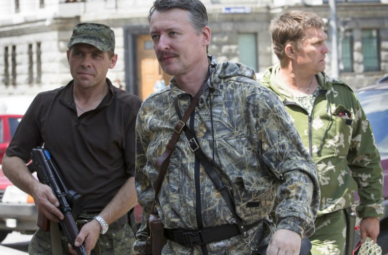 Nổi tiếng nhất trong số những người Nga tham gia chiến đấu ở miền đông Ukraine là Igor "Strelkov" Girkin, người được cho là giữ hàm đại tá trong Quân đội Nga ít nhất là đến cuối năm 2013.