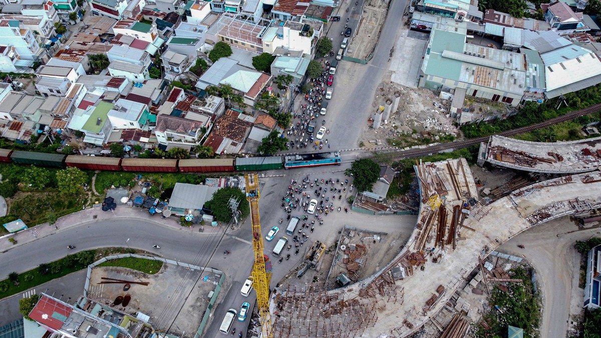 Dự án nút giao thông Ngọc Hội được tỉnh Khánh Hòa giao cho Công ty CP Tập đoàn Phúc Sơn (Công ty Phúc Sơn) theo hình thức BT (xây dựng - chuyển giao) có tổng mức đầu tư là 1.351 tỷ đồng. Trong đó, phần BT là 1.241 tỷ đồng do Công ty Phúc Sơn làm chủ đầu tư.