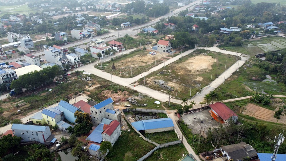 Theo tìm hiểu, ngày 31/10/2018, UBND TP Sông Công (tỉnh Thái Nguyên) đã có quyết định phê duyệt dự án đầu tư khu dân cư (KDC) đường Lê Hồng Phong (giai đoạn 2), tại phường Bách Quang.