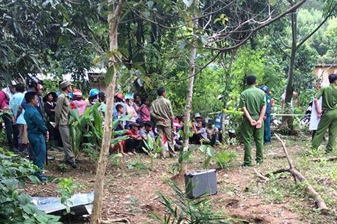 Sáng nay, một vụ nổ kinh hoàng nghi do  cưa bom đã xảy ra tại huyện Khánh Sơn (Khánh Hòa) làm 6 người tử vong, 1 người bị thương nặng khiến dư luận không khỏi bàng hoàng.