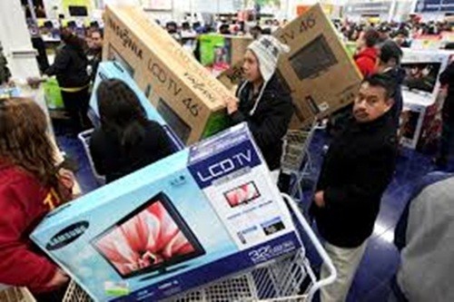 Với cơn mua sắm điên cuồng trên toàn thế giới trong ngày  Black Friday, mỗi năm doanh thu bán hàng tại mỗi quốc gia đều tạo nên một kỳ tích mới. Ảnh: WTOP.