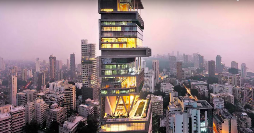 Tòa nhà Antilia trị giá hơn 1 tỷ USD, tọa lạc tại thành phố Mumbai (Ấn Độ) là nơi ở của gia đình  tỷ phú giàu nhất châu Á Mukesh Ambani.