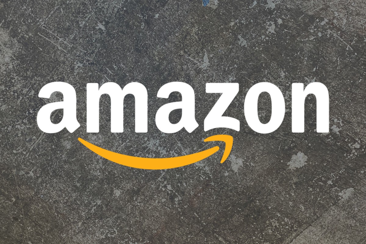 Amazon là một công ty công nghệ đa quốc gia của Mỹ có trụ sở tại Seattle, Washington tập trung vào thương mại điện tử...Mũi tên trên logo của  thương hiệu này kết nối từ chữ a - z, biểu thị rằng trên trang web bạn sẽ tìm thấy mọi thứ cần.