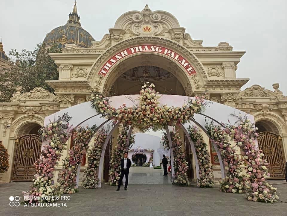 Mới đây, mạng xã hội rầm rộ chia sẻ về một đám cưới được cho là diễn ra ở Ninh Bình thu hút sự quan tâm của cư dân mạng.