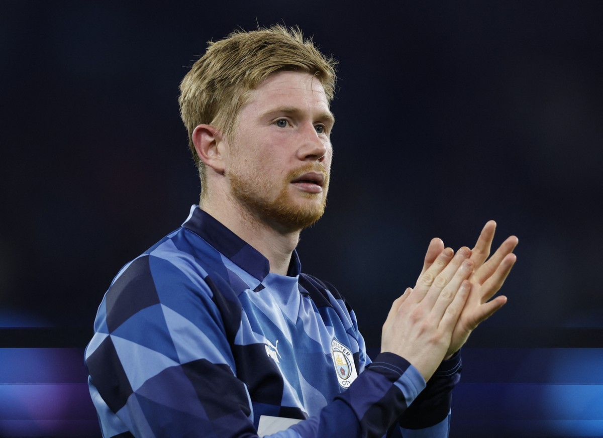 Kevin de Bruyne là  cầu thủ được Whoscored chấm điểm cao nhất tại Premier League mùa này (7,58 điểm). Ngôi sao của Man City là Vua kiến tạo (16) của giải đấu. Ngoài ra, tiền vệ người Bỉ còn ghi 7 bàn, 9 lần nhận danh hiệu Cầu thủ hay nhất trận và có tỷ lệ chuyền chính xác trung bình 80,8%.