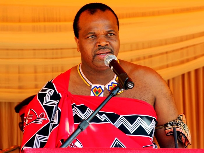  Vua Mswati III là Quốc vương của Vương quốc Eswatini, đồng thời là người đứng đầu của Hoàng tộc Swazi. Eswatini (hay Swaziland) là một vương quốc nhỏ bé, quốc gia duy nhất ở Châu Phi theo chế độ quân chủ. Ảnh: The Independent