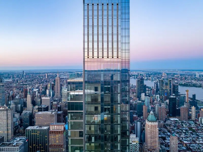 Căn  penthouse nằm trên tòa nhà Central Park Tower tại New York, cao 472 mét, được mệnh danh là căn hộ đắt nhất nước Mỹ với giá 250 triệu USD, tương đương gần 6.300 tỷ VNĐ. Ảnh: BI