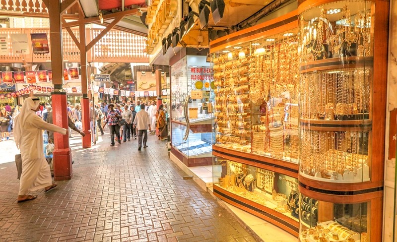  Chợ vàng Dubai (Gold Souk) nằm tại khu phố cổ, thuộc quận Deira (Dubai) là một trong những khu chợ lâu đời nhất địa phương, với hơn 70 năm tuổi. Ảnh: Danhnamtravel