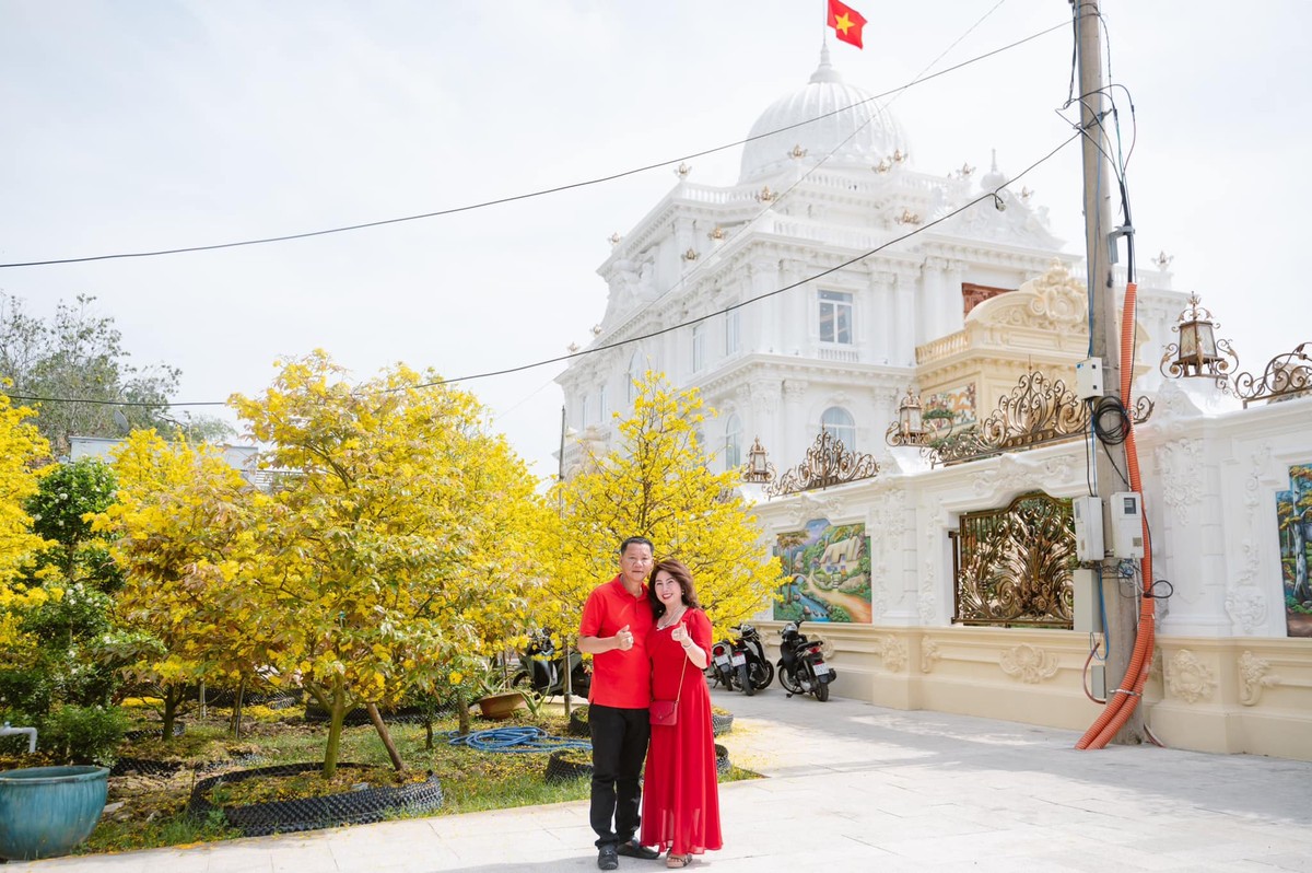 Về huyện Phong Điền, thành phố Cần Thơ, có lẽ không ai là không biết đến dinh thự Lang Truyền của vợ chồng đại gia Nguyễn Ngọc Lang và vợ là Lê Thị Truyền (cùng sinh năm 1968). Ảnh: FB Dinh Thự Lang Truyền