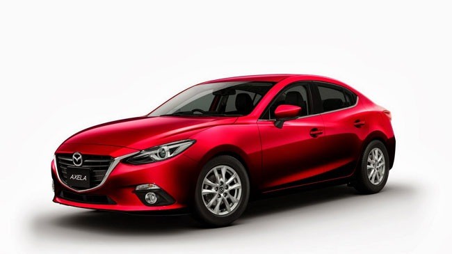 Hãng Mazda vừa giới thiệu tới khách hàng mẫu xe Mazda3 Hybrid mới với mức tiêu hao nhiêu liệu chỉ bằng một chiếc xe máy tay ga cao cấp, trung bình 3,2 lít/100 km. Đây là dòng xe siêu tiết kiệm xăng của Mazda, được trang bị 3 hệ dẫn động khác nhau (bao gồm xăng, diesel và hybrid). Chiếc xe này chính thức được bán ra thị trường Nhật Bản vào tháng 11 tới, với giá khởi điểm 2.373 triệu Yên, tương đương 24.100 USD.