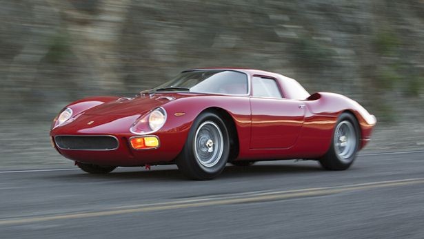 Chỉ có 32 chiếc Ferrari 250 LM từng được sản xuất. Đây là chiếc xe mang số 19, được bán cho "ông trùm" sòng bạc và buôn bán xe William Fisk Harrah vào tháng 7/1964. Do có số lượng ít nên khoản đầu tư vào món hàng hiếm này sẽ được đánh giá cao.