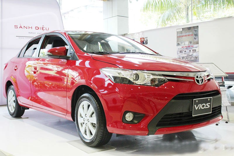 Toyota Vios: Ưu điểm của dòng xe này là bên cạnh kiểu dáng thể thao và trẻ trung, xe vẫn mang những giá trị cốt lõi như động cơ bền bỉ, chi phí vận hành, bảo dưỡng thấp cùng tính thanh khoản cao.