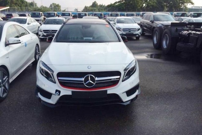 Những thông tin về Mercedes GLA-Class nóng lên trên các diễn đàn xe chỉ vài ngày sau khi Mercedes-Benz Việt Nam ra mắt mẫu C-Class hoàn toàn mới. Theo dự kiến, GLA sẽ có màn chào khách hàng sớm vào cuối tuần này trước khi chính thức trình làng tại triển lãm Vietnam Motorshow, khai mạc ngày 19/11 tới.