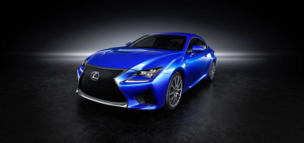 Trước đó, nhà sản xuất ô tô của Nhật Bản cho biết, mẫu Lexus RC F 2015 sẽ được trang bị động cơ hoàn toàn mới V8 5.0 lít với công suất 450 mã lực và mô-men xoắn 518 Nm. Đến nay, Toyota quyết định nâng các thông số của xe lên công suất 467 và mô-men xoắn 526 Nm.