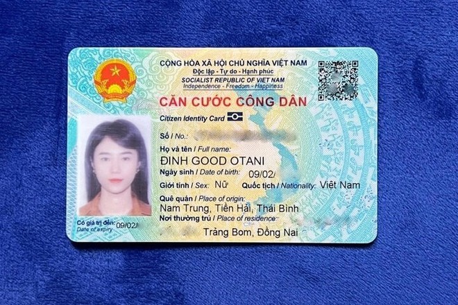 Cô gái sinh năm 1995, sống ở Trảng Bom (Đồng Nai) từng bị nhầm lẫn là người nước ngoài một phần vì vẻ đẹp có nét lai Tây, một phần vì cái tên lạ - Đinh Good Otani. Cũng bởi cái tên độc lạ này mà trong suốt những năm đi học, cô nàng đều gây ấn tượng với các thầy cô và liên tục bị gọi lên bảng trả bài. Chưa kể, cô nàng còn hay bị gọi nhầm tên thành Ovantin, Otina, Vitamin hoặc Nobita. Ảnh sử dụng trong bài: Sưu tầm Facebook