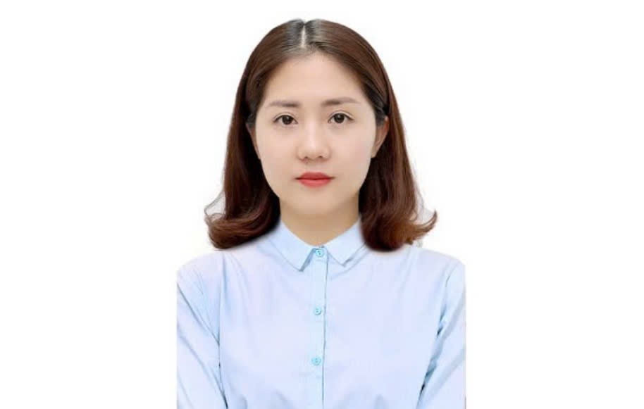 Nữ giảng viên Trần Ngọc Mai, sinh năm 1991, quê xã Vũ Bản, huyện Bình Lục, tỉnh Hà Nam, vừa trở thành phó giáo sư trẻ nhất Việt Nam năm nay. Cô hiện công tác tại khoa Kinh doanh Quốc tế của Học viện Ngân hàng.