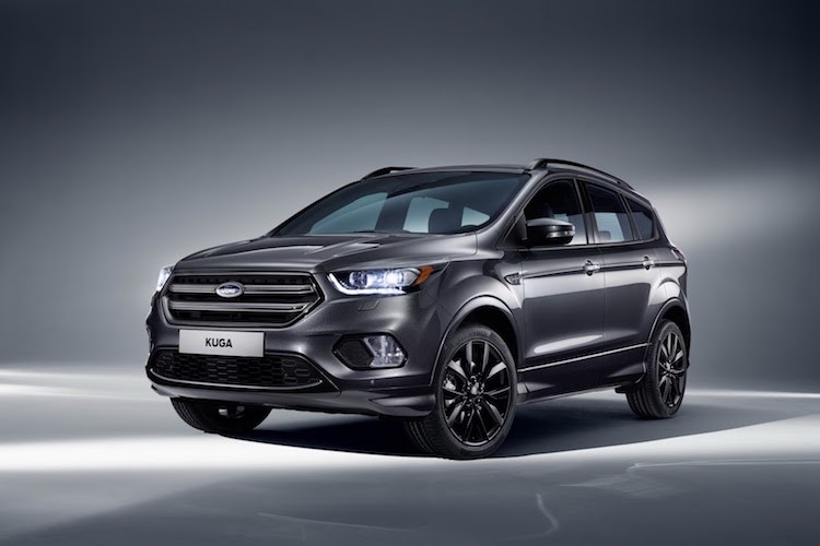 Tương tự như phiên bản Ford Escape 2017 đã từng được ra mắt tại triển lãm Los Angeles năm ngoái, mẫu  crossover Ford Kuga ở châu Âu cũng chỉ có một số thay đổi nhẹ ở bên ngoài ngoại thất.