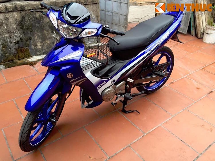  Yamaha 125ZR thuộc dòng xe 2 kỳ Y125Z của hãng xe Nhật Bản, được ra mắt lần đầu vào năm 1998 để thay thế cho dòng Y110SS trước đó. Tại Việt Nam, chiếc xe thường được dân chơi gọi với những cái tên thân mật là Ya Z hay Ya "cá mập", do đuôi sau đúc thành hình mang cá mập.