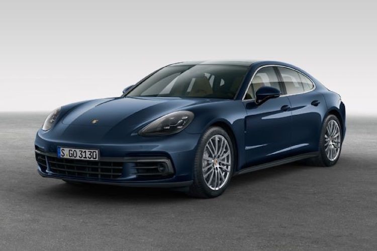 Dù vừa mới ra mắt, nhưng Porsche Panamera 4S Diesel đã "ẵm" cùng lúc 2 danh hiệu là chiếc Porsche sử dụng  động cơ diesel mạnh nhất trong lịch sử và chiếc xe diesel nhanh nhất Thế giới.