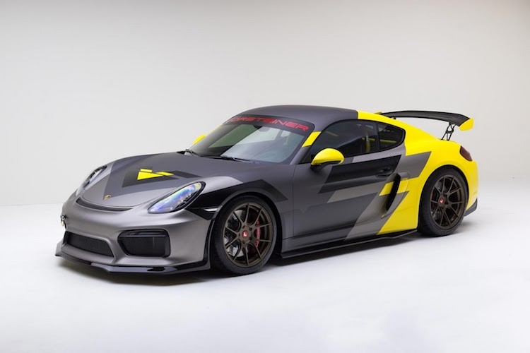 Gói độ mới nhất của hãng Vorsteiner - Mỹ được thiết kế dành riêng cho  Porsche Cayman GT4 có tên gọi V-CS và sẽ tập trung cải thiện khả năng khí động học của chiếc xe.