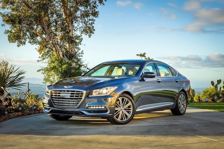 Tại triển lãm Los Angeles, thương hiệu xe sang Genesis của Hyundai đã giới thiệu phiên bản  Genesis G80 2018 được nâng cấp nhẹ từ trong ra ngoài. Trước đây từng mang tên gọi Hyundai Genesis, đợt nâng cấp này của Genesis G80 nhằm kéo dài vòng đời cho chiếc xe, trước khi hãng thay thế nó bằng thế hệ mới.