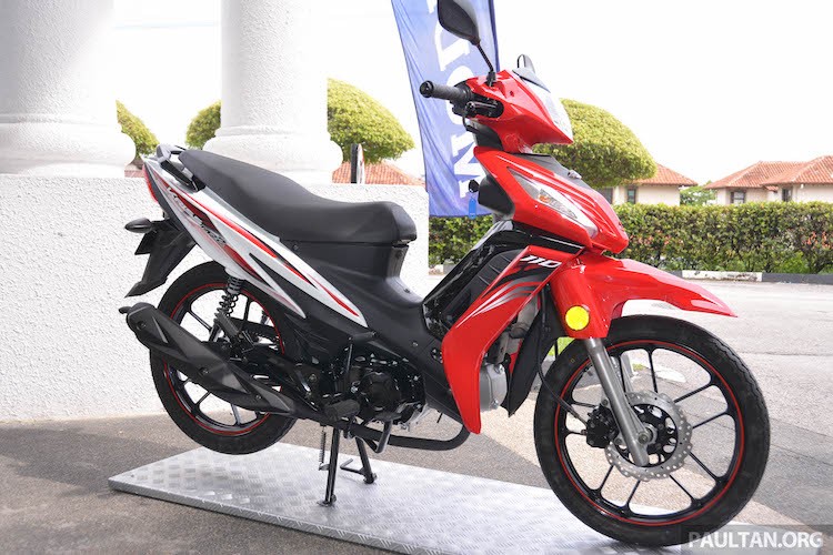 Modenas là hãng xe máy được thành lập bởi Chính phủ Malaysia nhằm tạo ra những mẫu xe phân khối nhỏ dưới 200 cc với giá rẻ. Vào năm 1996, dòng xe đầu tiên của hãng là Modenas Kriss đã chính thức được ra mắt và mới đây, phiên bản mới nhất của chiếc  xe máy Modenas Kriss MR2 vừa được ra mắt tại Malaysia. Vào khoảng cuối thập niên 90, Modenas Kriss đã từng được lắp ráp và bán tại Việt Nam theo dạng CKD.