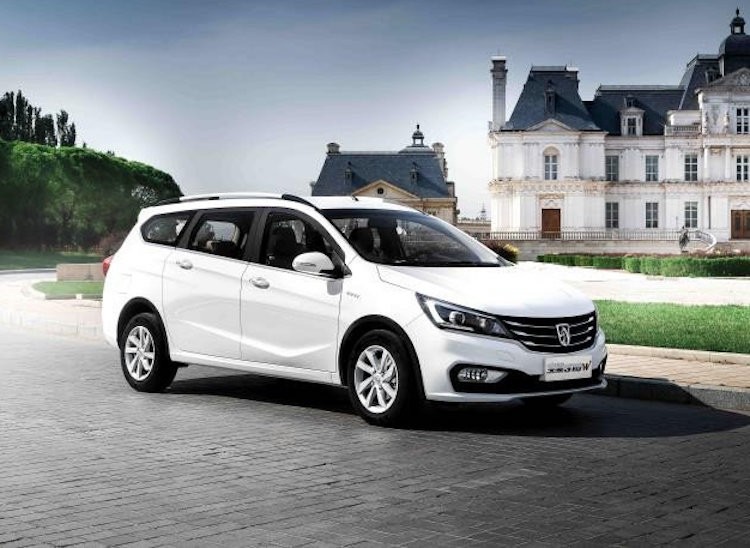 Là một trong 3 "ông lớn" xe hơi Mỹ, General Motors (GM) có tới 12 thương hiệu khác nhau. Mới đây nhất, thương hiệu Baojun được tạo ra dưới sự liên doanh giữa GM với hãng SAIC của Trung Quốc đã tung ra mẫu  xe ôtô Baojun 310 Wagon với hy vọng "phổ cập hóa" xe hơi tới các gia đình Trung Quốc có mức thu nhập trung bình.