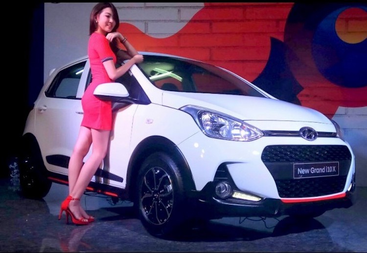 Trong thời gian gần đây, mẫu hatchback hạng A giá rẻ  Hyundai Grand i10 2017 bản nâng cấp đã liên tục được Hyundai ra mắt tại các nước châu Á. Vừa qua tại Indonesia, hãng đã hé lộ trước về mẫu xe này, đồng thời giới thiệu một phiên bản mới là Hyundai Grand i10X được thiết kế theo phong cách crossover.